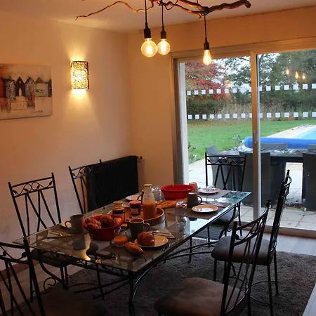 Aux Portes Du Grand Bleu